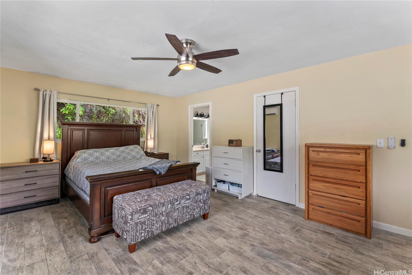 99-863  Meaala Street Aiea Heights, PearlCity home - photo 12 of 25