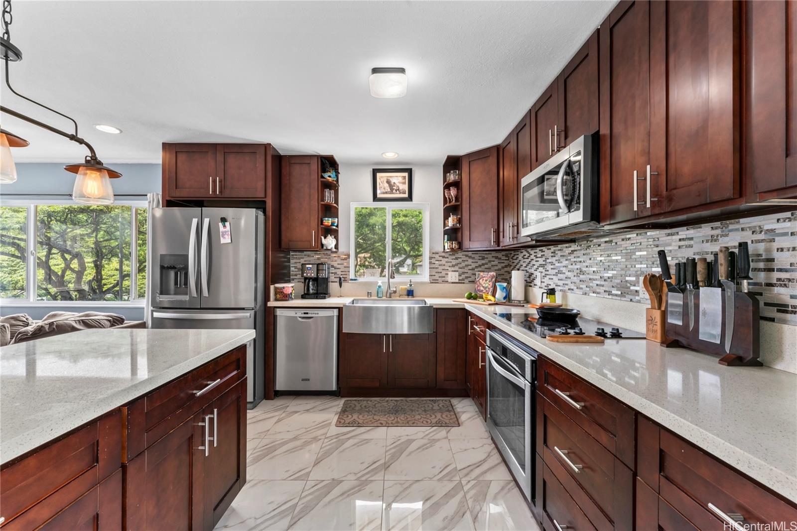 99-863  Meaala Street Aiea Heights, PearlCity home - photo 3 of 25