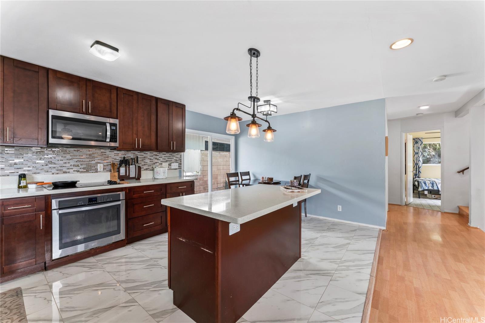 99-863  Meaala Street Aiea Heights, PearlCity home - photo 4 of 25