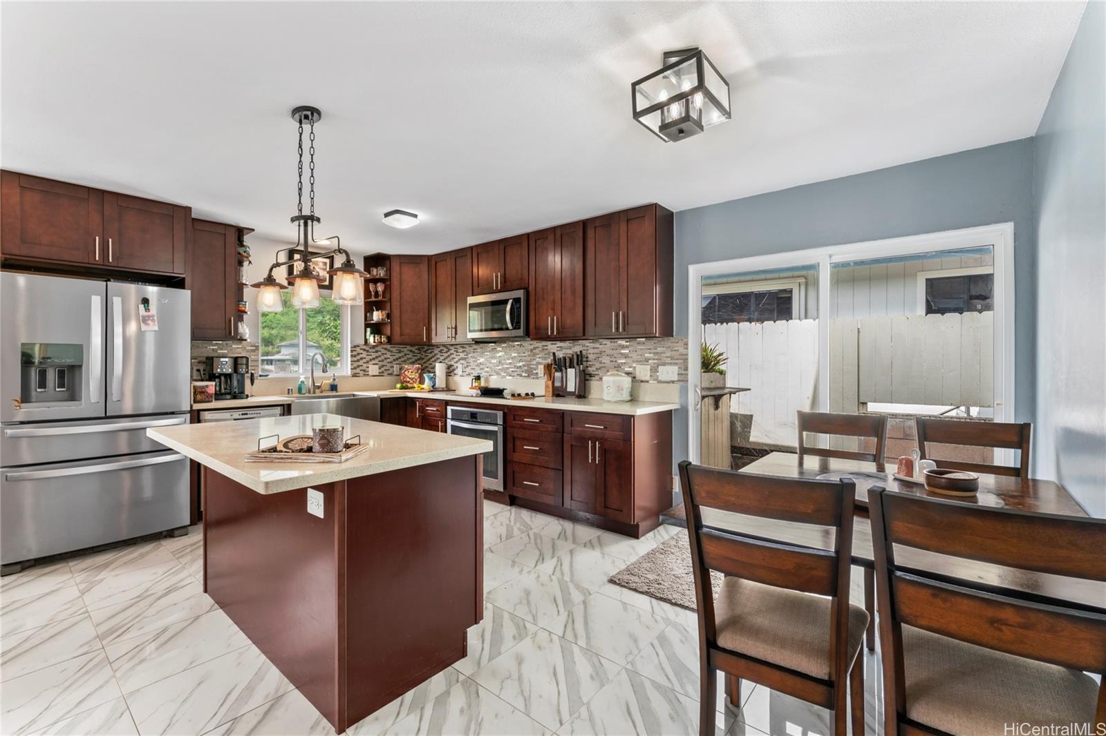 99-863  Meaala Street Aiea Heights, PearlCity home - photo 5 of 25