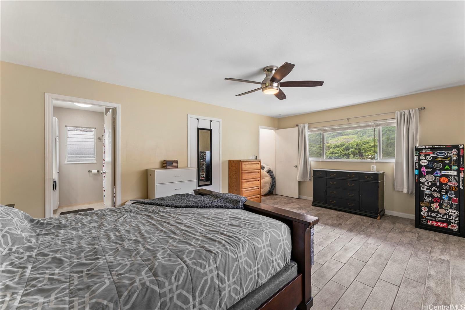 99-863  Meaala Street Aiea Heights, PearlCity home - photo 10 of 25