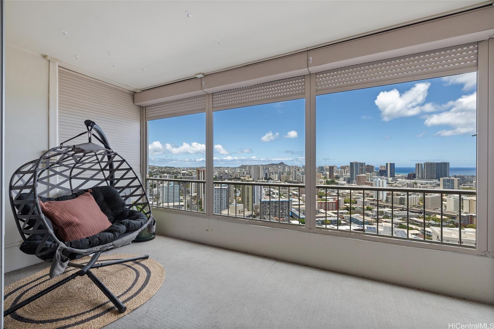 999 Wilder condo # 1603, Honolulu, Hawaii - photo 4 of 25