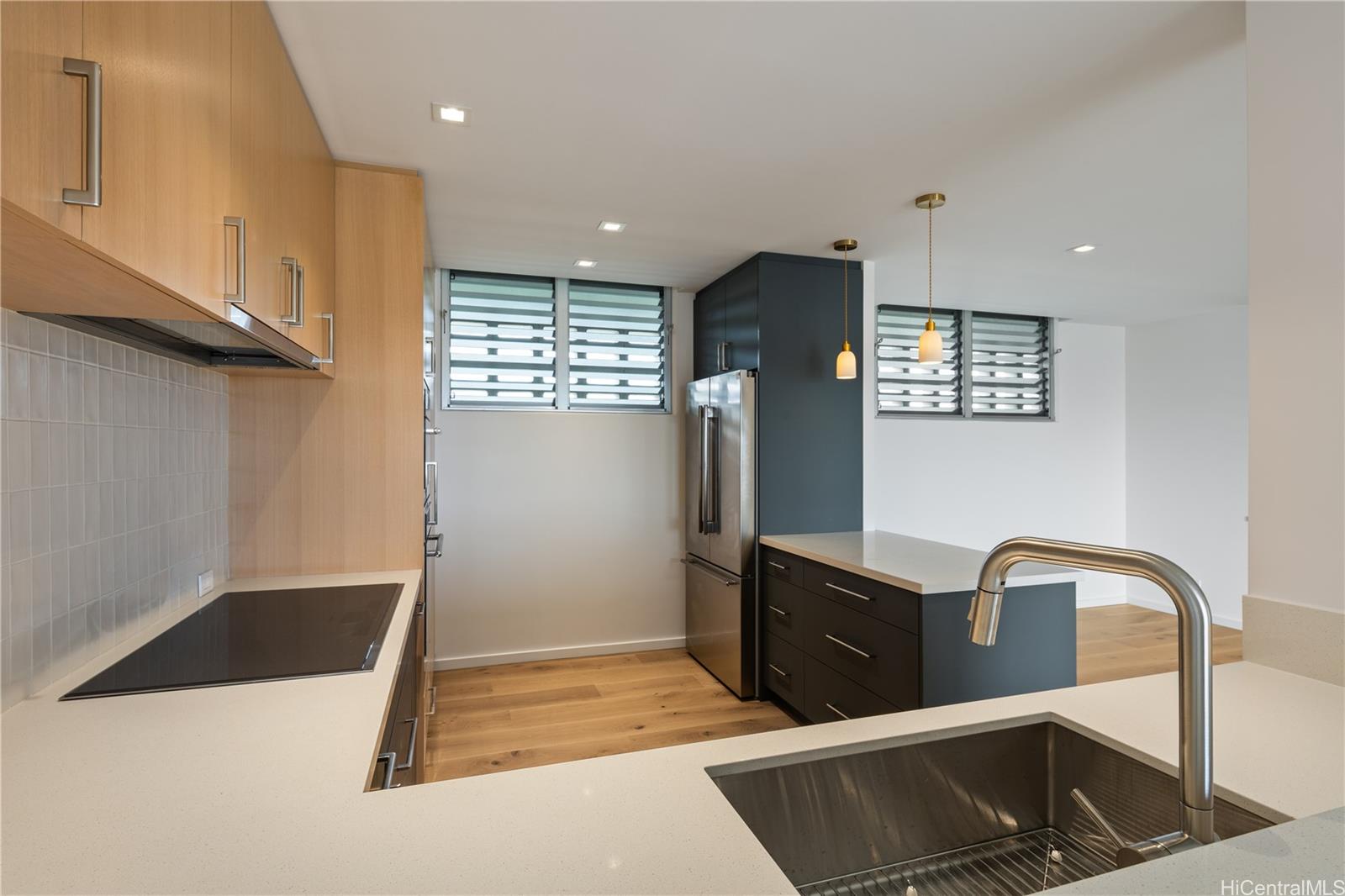 999 Wilder Ave Honolulu - Rental - photo 11 of 24