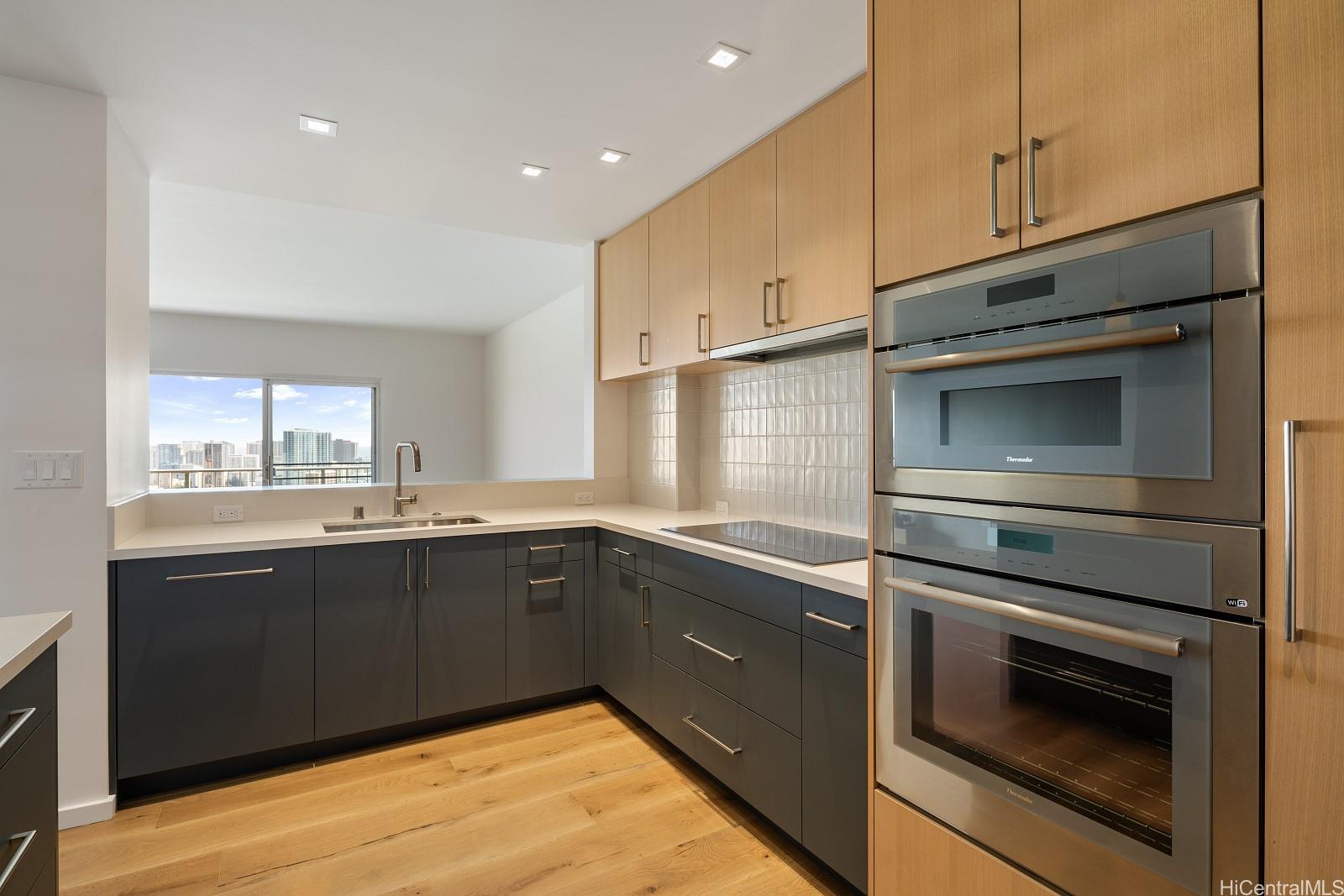 999 Wilder Ave Honolulu - Rental - photo 13 of 24