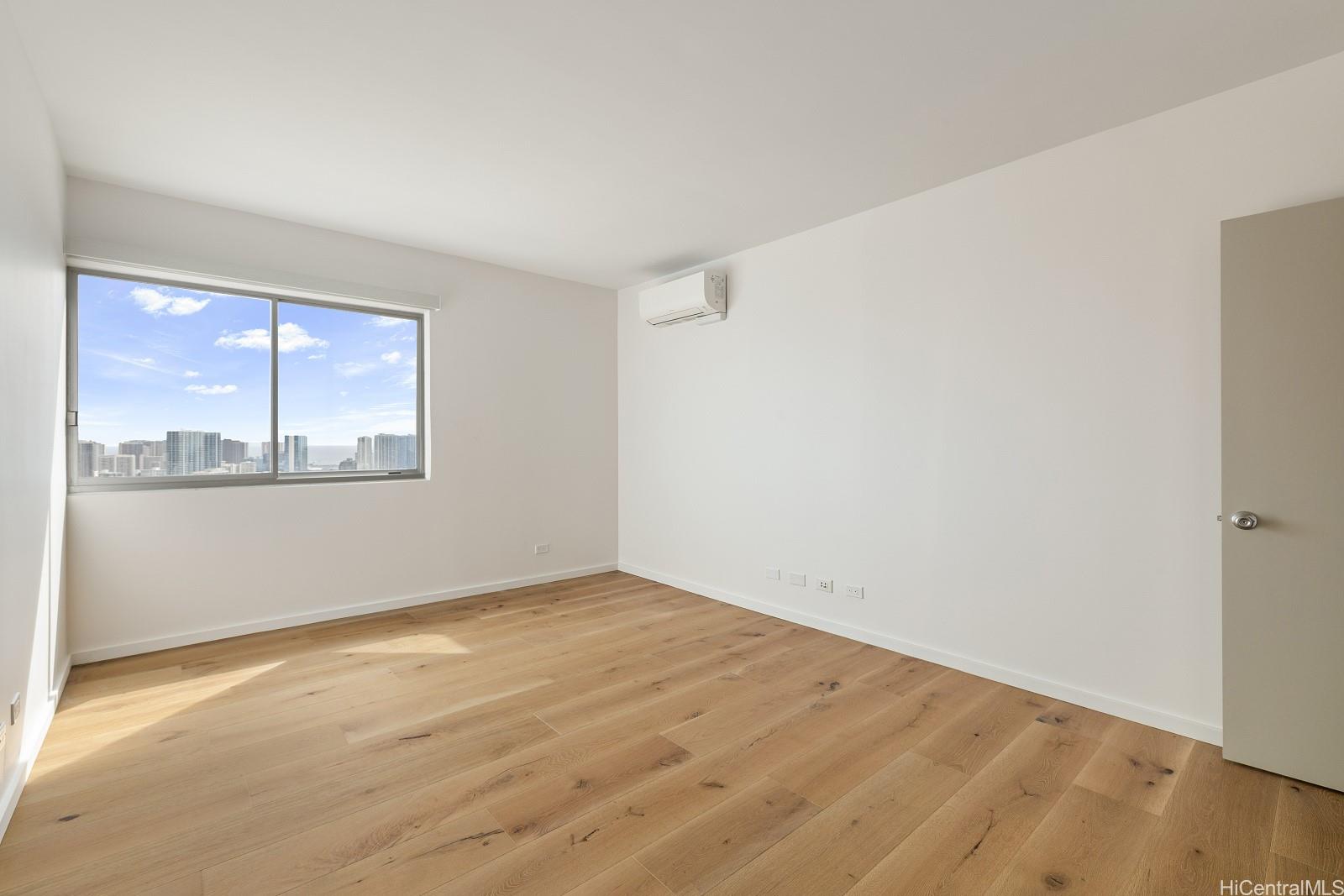 999 Wilder Ave Honolulu - Rental - photo 15 of 24