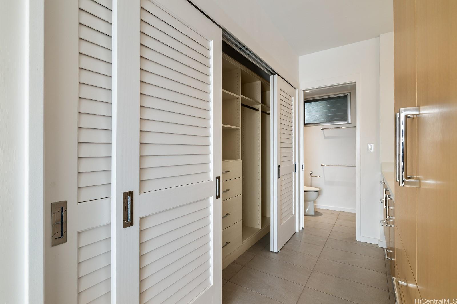 999 Wilder Ave Honolulu - Rental - photo 16 of 24