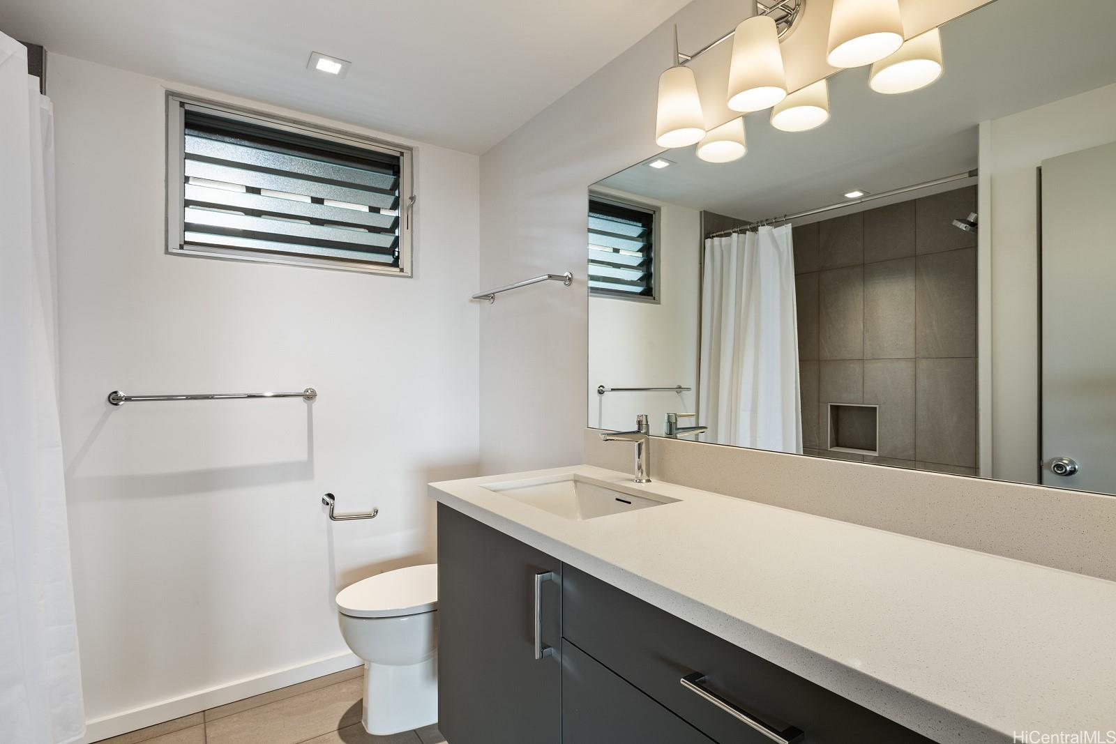 999 Wilder Ave Honolulu - Rental - photo 20 of 24