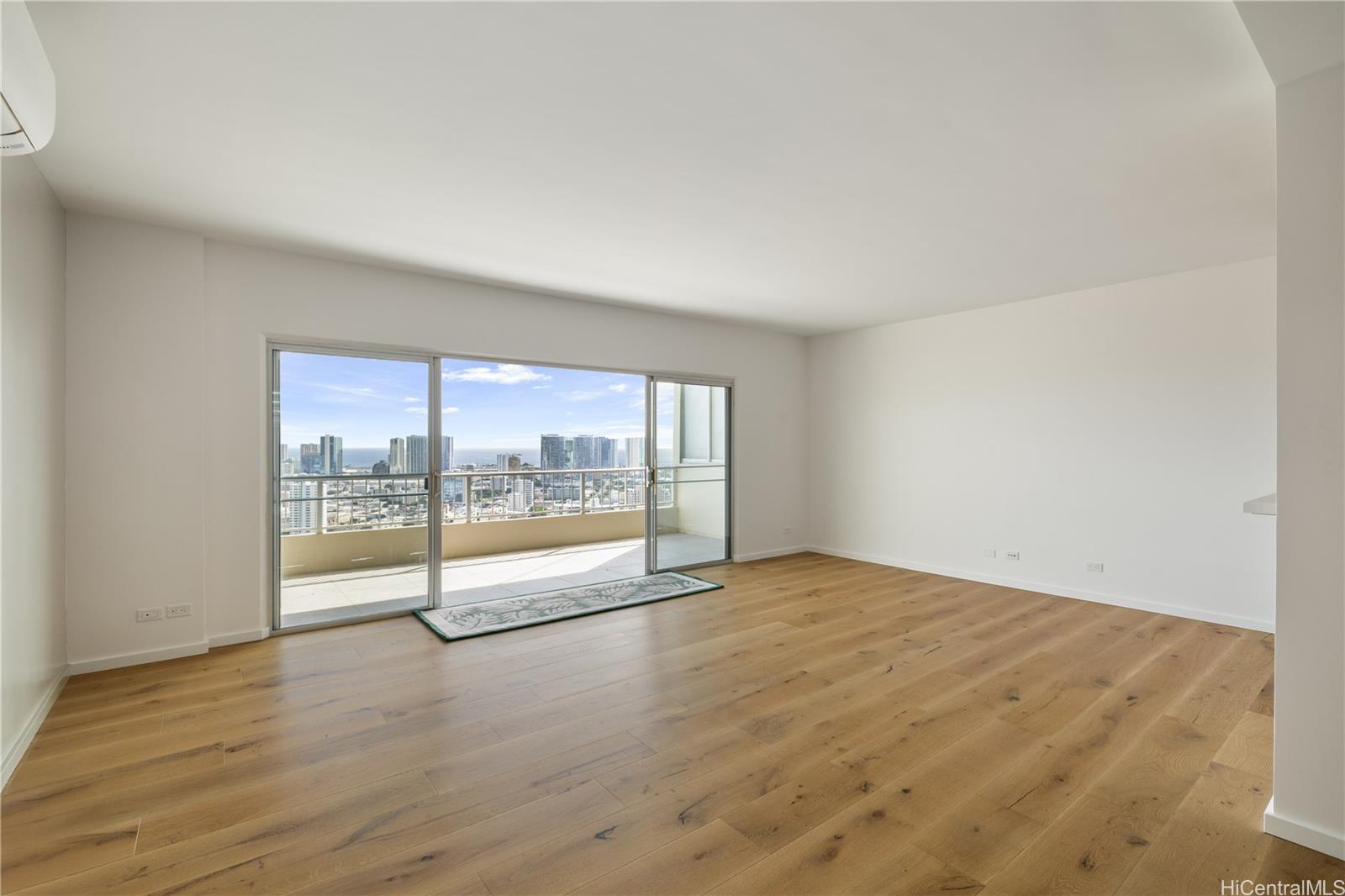 999 Wilder Ave Honolulu - Rental - photo 3 of 24