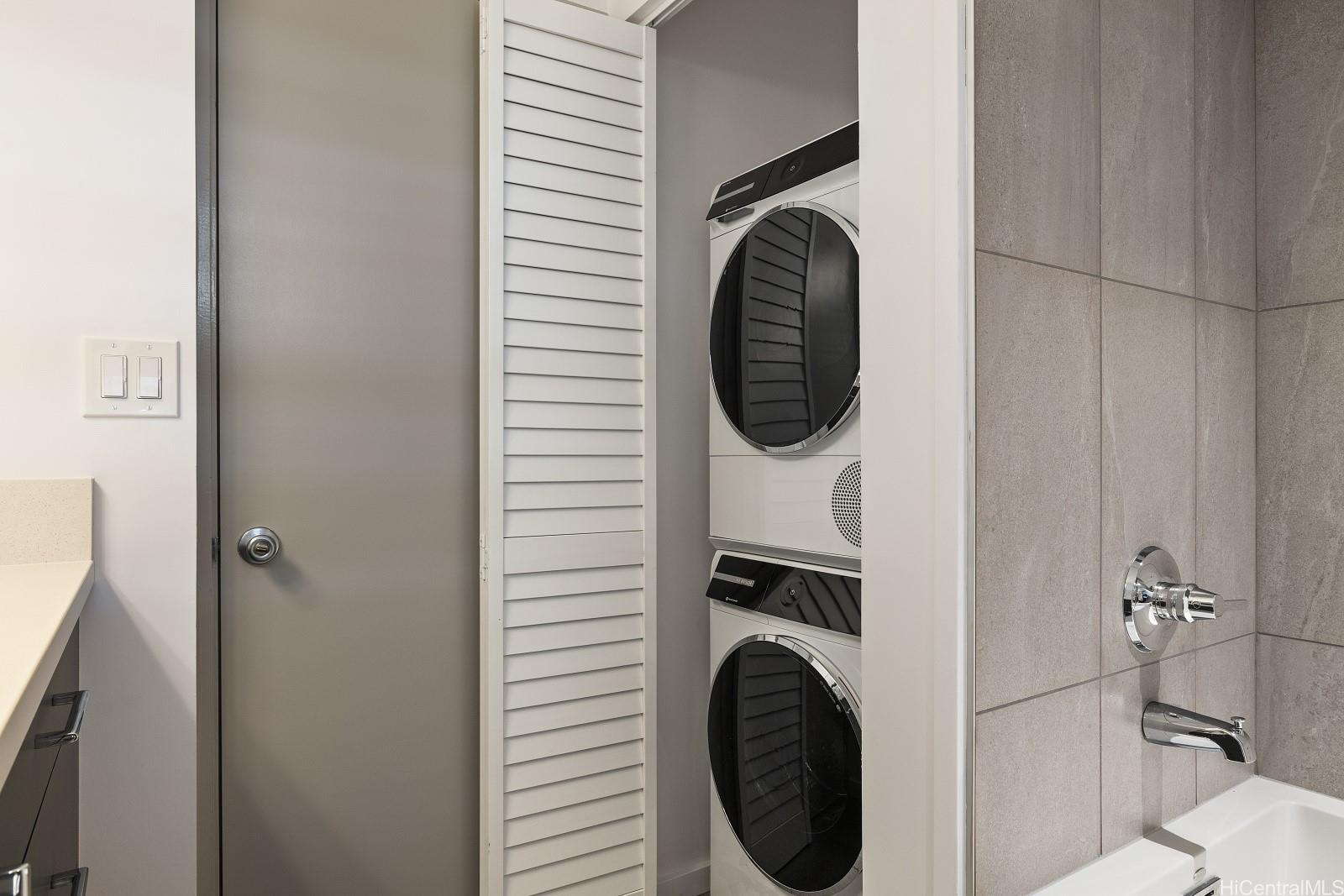 999 Wilder Ave Honolulu - Rental - photo 22 of 24