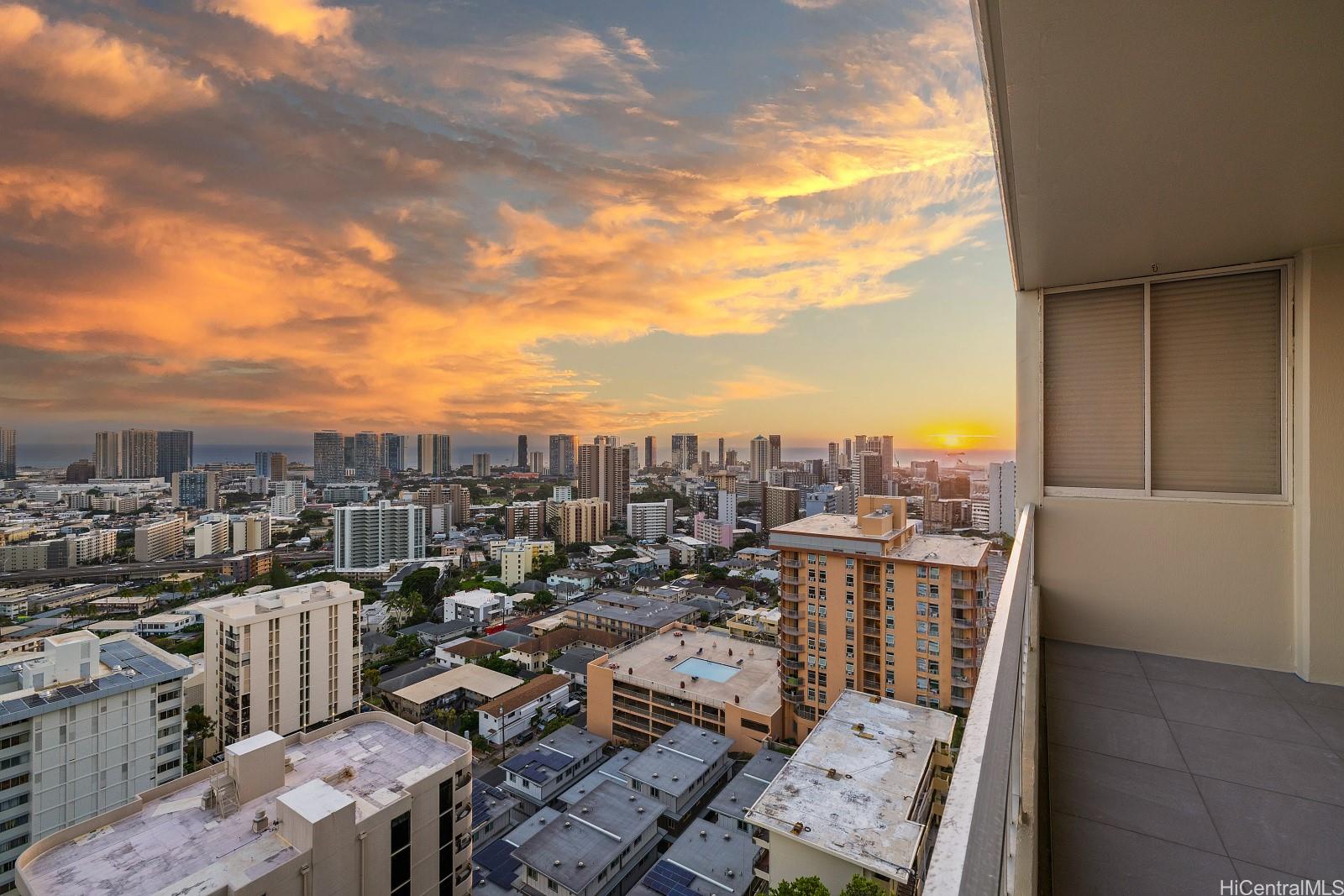 999 Wilder Ave Honolulu - Rental - photo 23 of 24