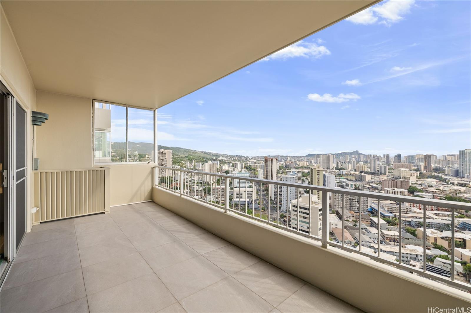 999 Wilder Ave Honolulu - Rental - photo 5 of 24