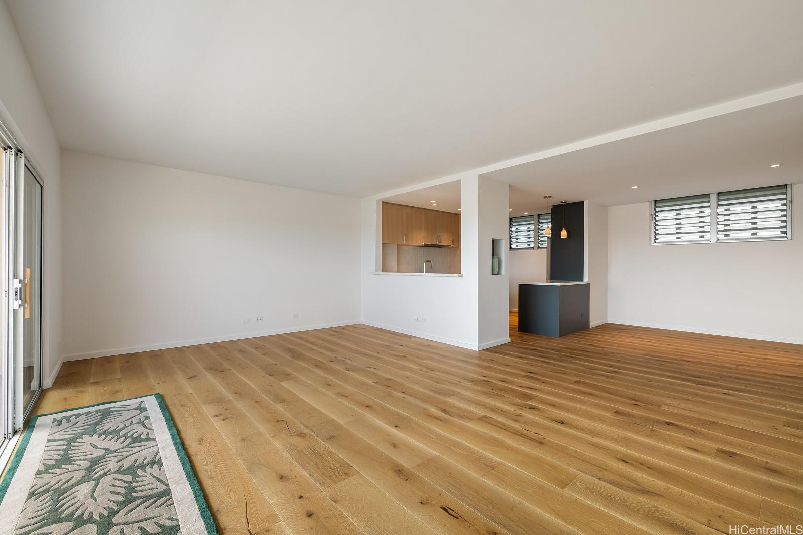 999 Wilder Ave Honolulu - Rental - photo 9 of 24