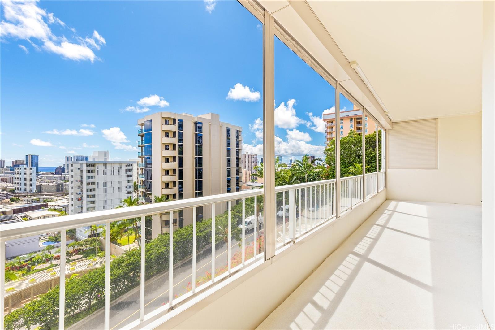 999 Wilder condo # 305, Honolulu, Hawaii - photo 3 of 25