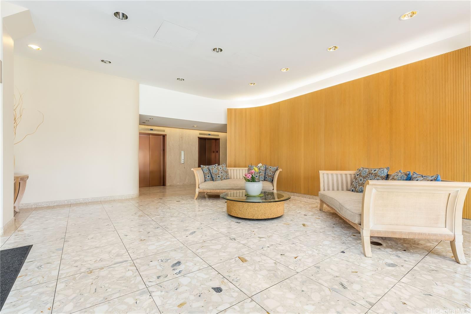 999 Wilder condo # 305, Honolulu, Hawaii - photo 22 of 25