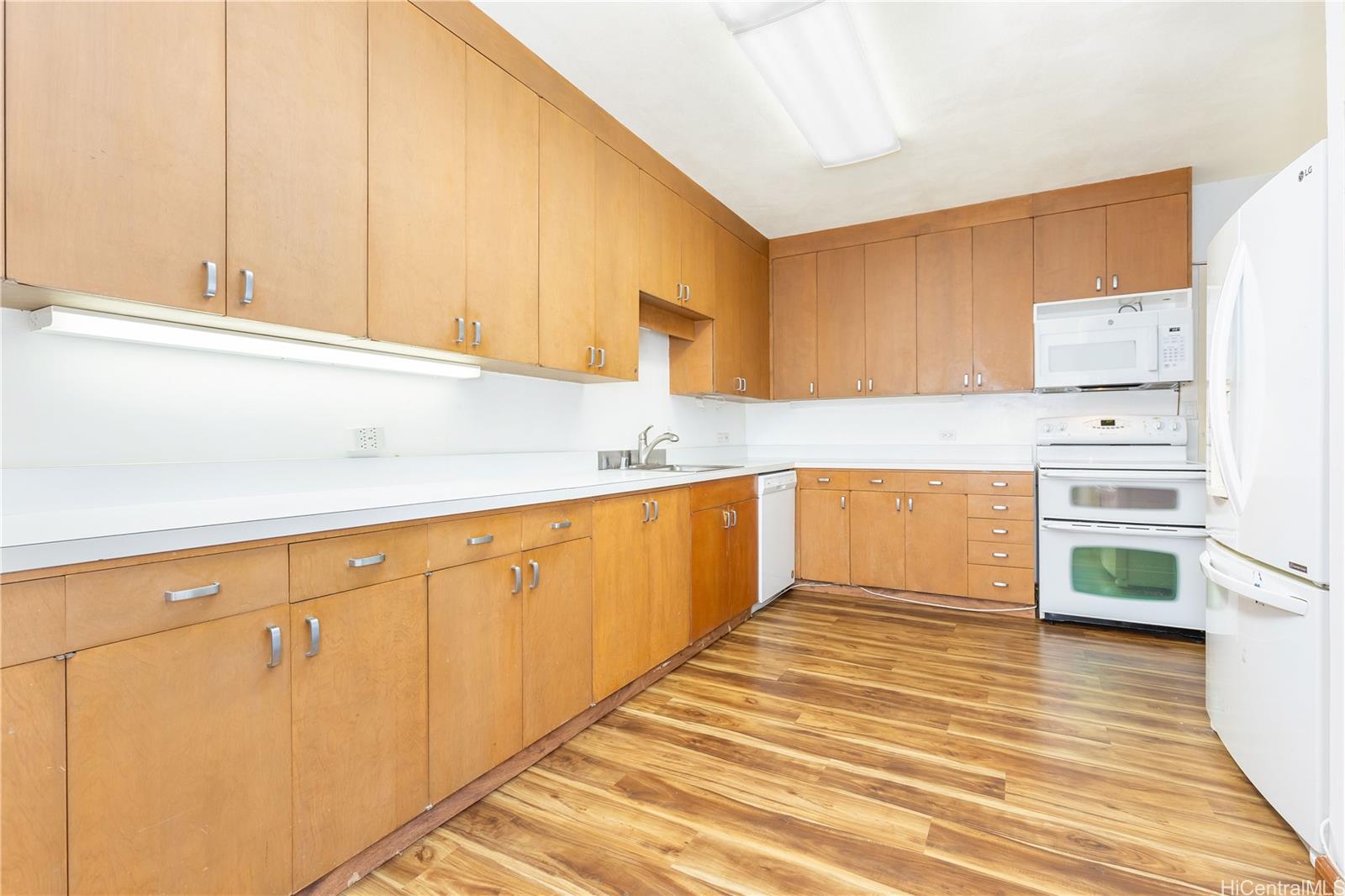 999 Wilder condo # 305, Honolulu, Hawaii - photo 10 of 25