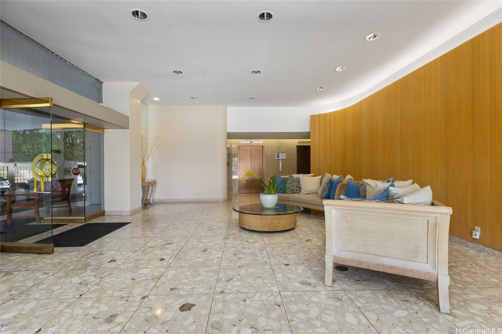 999 Wilder condo # 401, Honolulu, Hawaii - photo 19 of 25