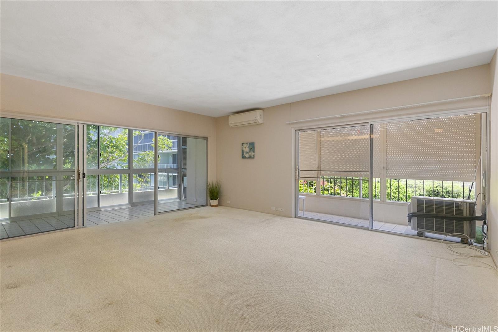 999 Wilder condo # 401, Honolulu, Hawaii - photo 4 of 25