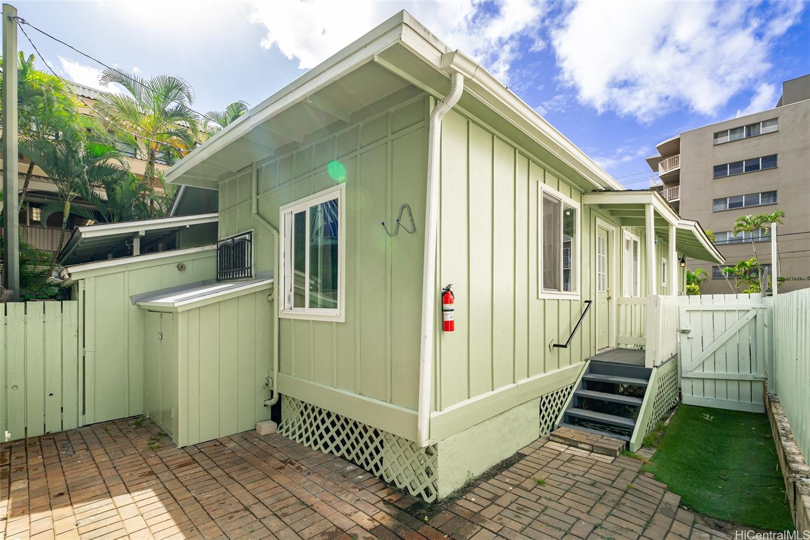 202426620 Punahou, Honolulu ,Hi 96822, Multi-family home