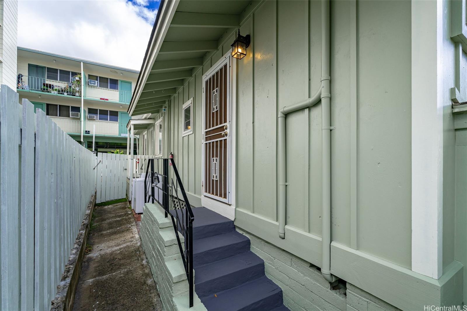 202426620 Punahou, Honolulu ,Hi 96822, Multi-family home