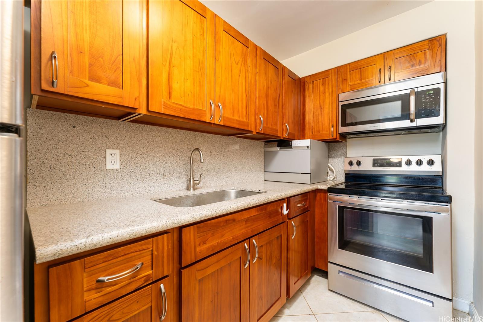 Marina Gardens condo MLS 202503212