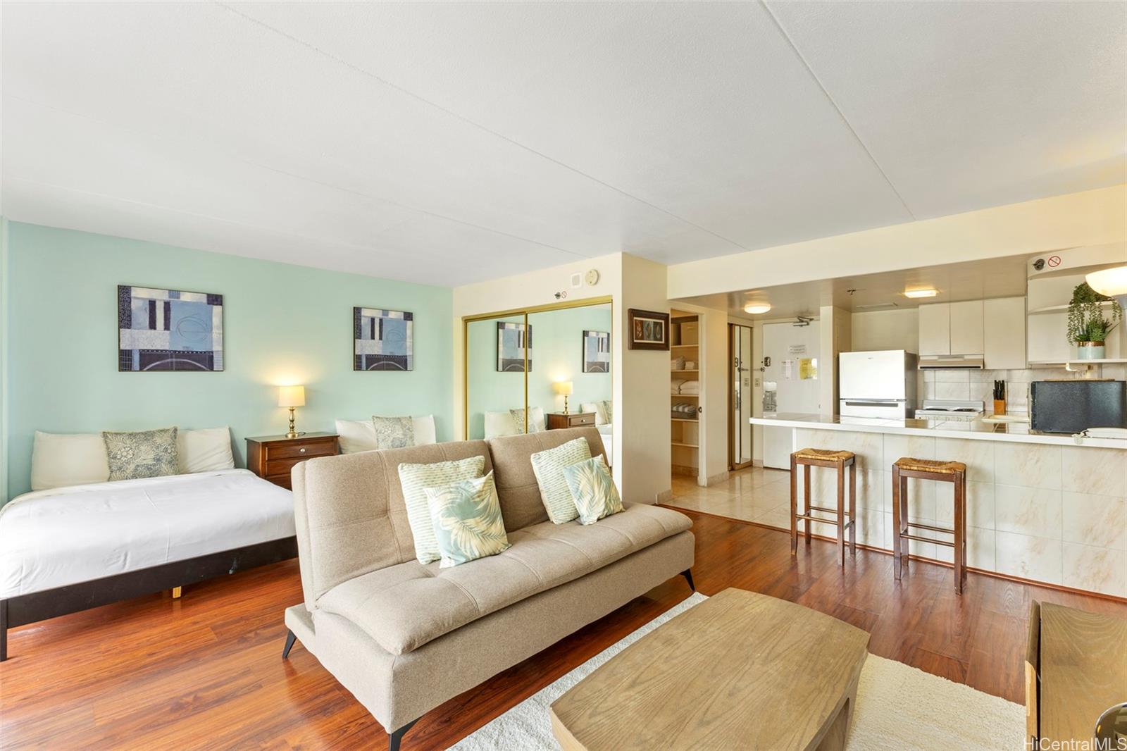 Ilikai Apt Bldg condo MLS 202510149