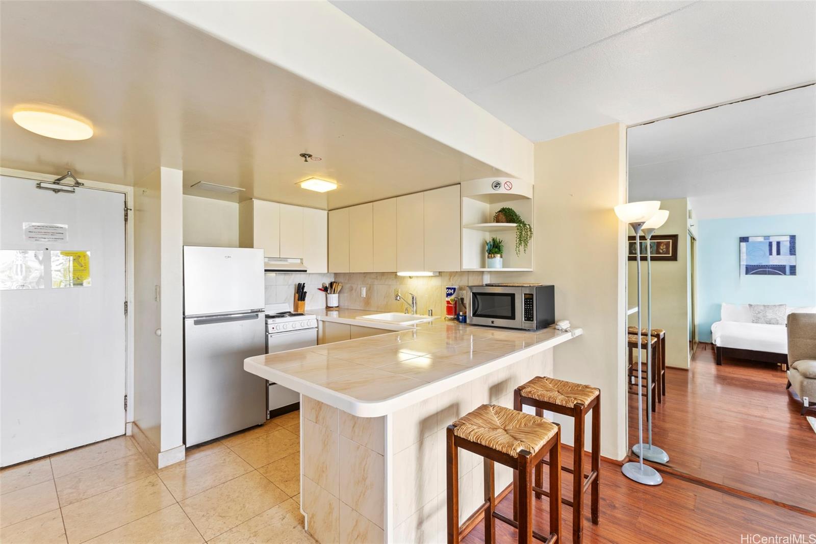 Ilikai Apt Bldg condo MLS 202510149