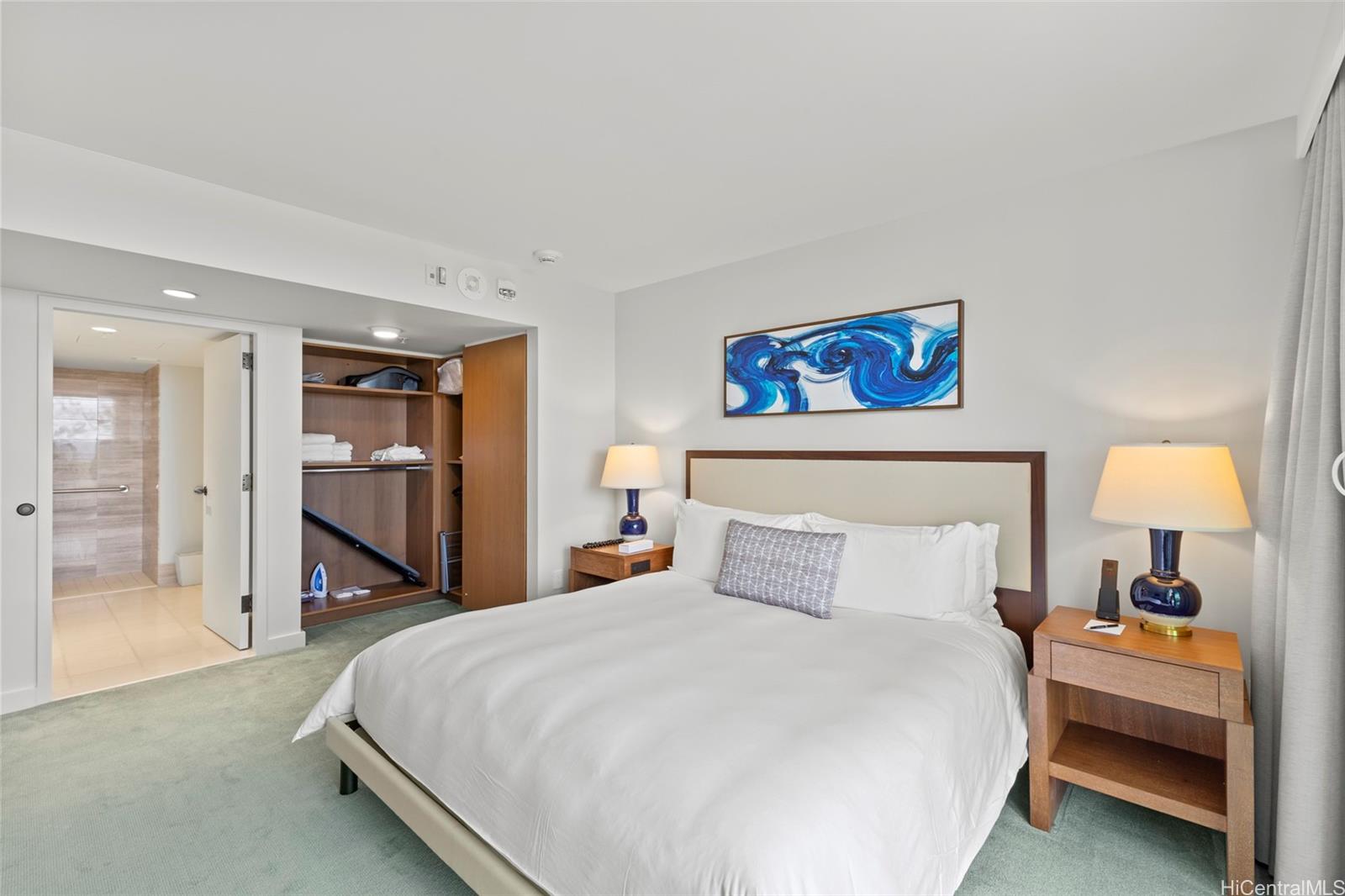 The Ritz-Carlton Residences condo MLS 202511219