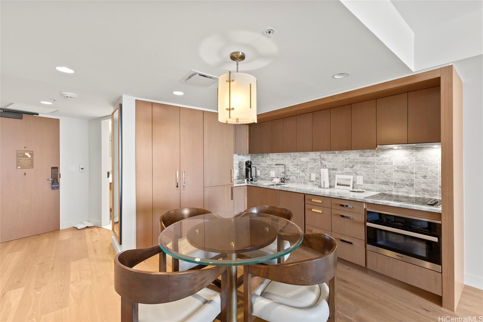 The Ritz-Carlton Residences condo MLS 202511219