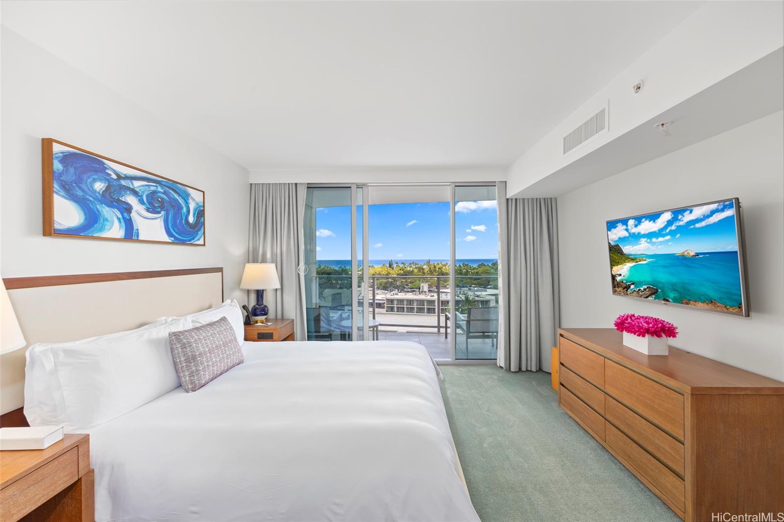 The Ritz-Carlton Residences condo MLS 202511219