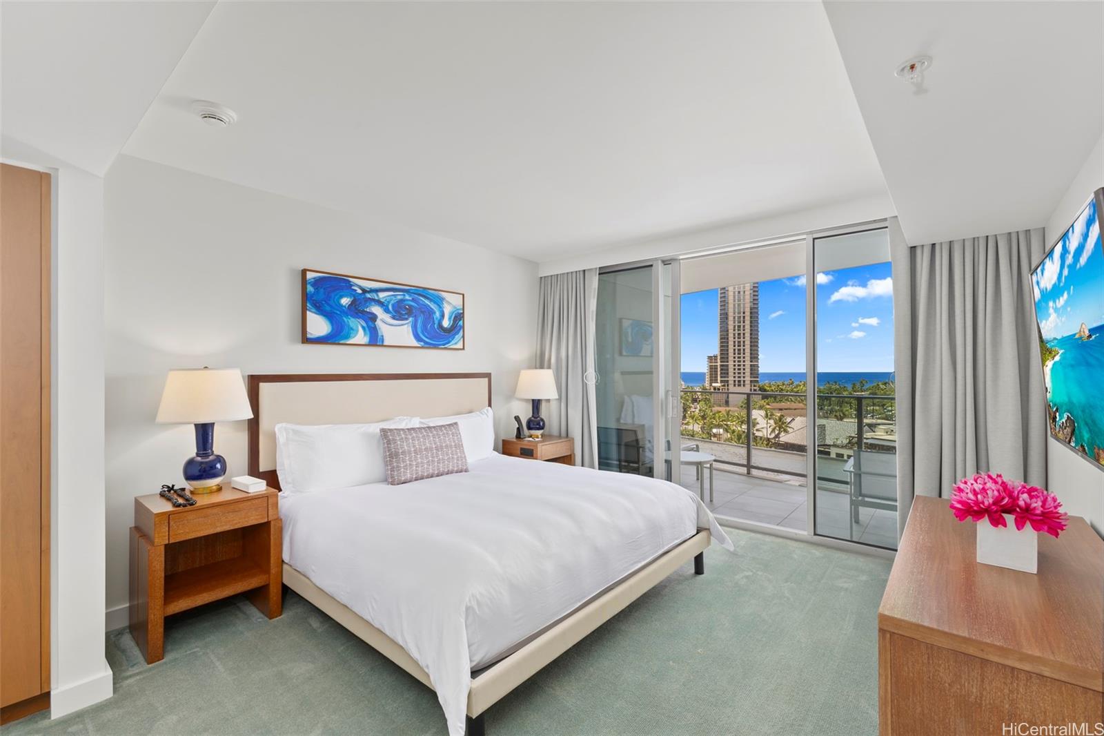 The Ritz-Carlton Residences condo MLS 202511219