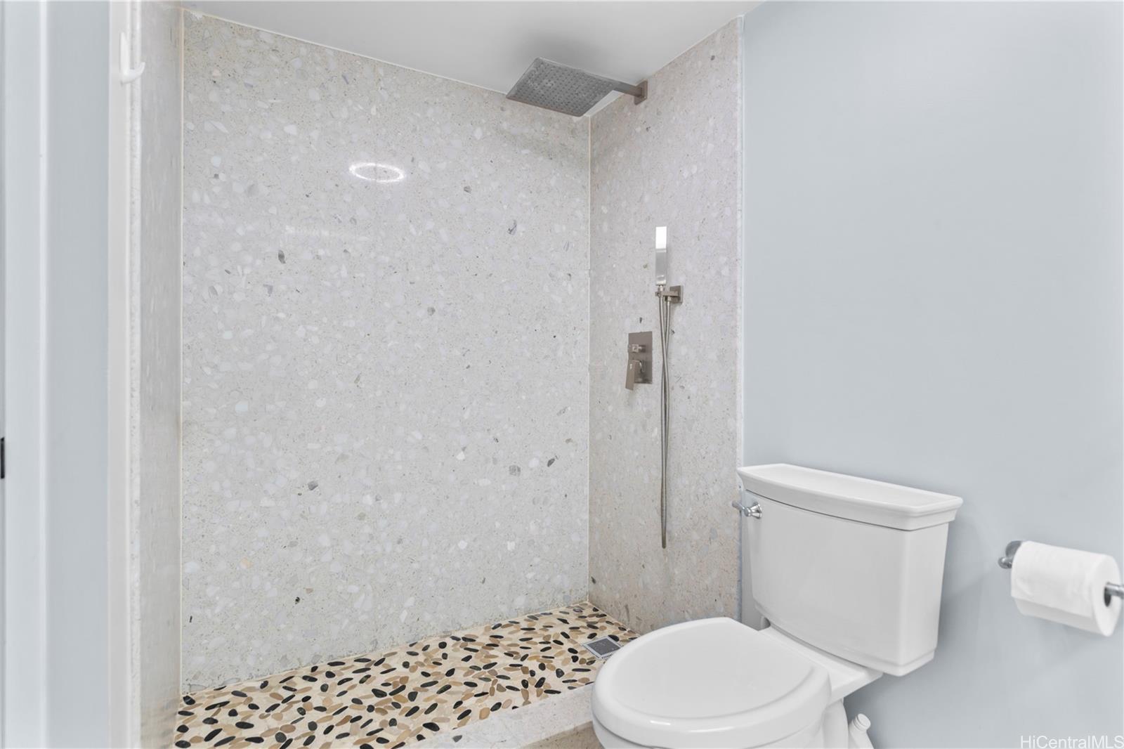 Country Club Plaza condo MLS 202526361