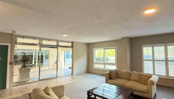 1001 Wilder Ave Honolulu - Rental - photo 5 of 17