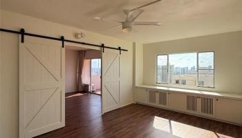 1001 Wilder Ave Honolulu - Rental - photo 6 of 17