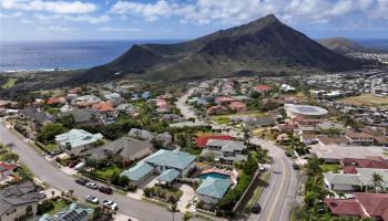 1007  Kuamauna Street Napali Haweo, Hawaii Kai home - photo 2 of 25