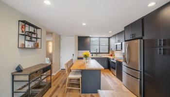 Poinciana Manor condo # 411, Kailua, Hawaii - photo 2 of 20