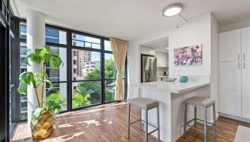 1015 Wilder condo # 903, Honolulu, Hawaii - photo 6 of 25