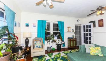 1017  2nd Ave Kaimuki, Diamond Head home - photo 3 of 25