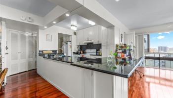 Royal Vista condo # 902B, Honolulu, Hawaii - photo 5 of 25