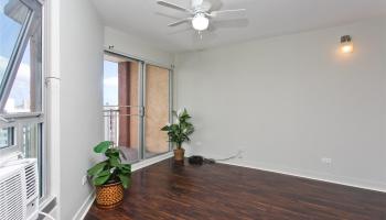 Maunaihi Terrace condo # 401, Honolulu, Hawaii - photo 3 of 19