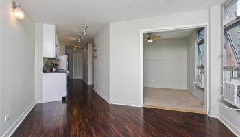 Maunaihi Terrace condo # 401, Honolulu, Hawaii - photo 4 of 19