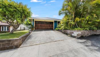 1035 Kamaole Street Kalama Valley, Hawaii Kai home - photo 4 of 25 1035 Kamaole Street Kalama Valley, Hawaii Kai home - photo 4 of 25