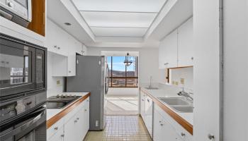 Continental Plaza condo # 706, Honolulu, Hawaii - photo 5 of 18
