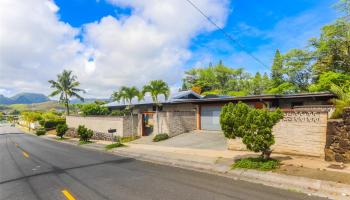 1062  Kamahele Street Enchanted Lake, Kailua home - photo 2 of 25