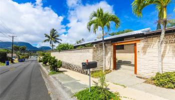 1062  Kamahele Street Enchanted Lake, Kailua home - photo 3 of 25