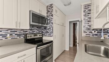 Crown Thurston condo # 101, Honolulu, Hawaii - photo 3 of 19