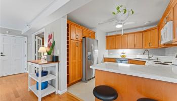 Country Club Village condo # 110, Honolulu, Hawaii - photo 2 of 25