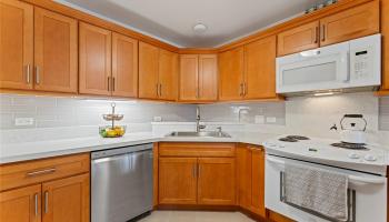 Country Club Village condo # 110, Honolulu, Hawaii - photo 4 of 25