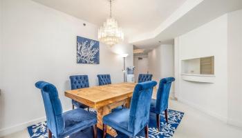 Queen Victoria Residences condo # 303, Honolulu, Hawaii - photo 4 of 21