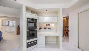 Queen Victoria Residences condo # 303, Honolulu, Hawaii - photo 5 of 21