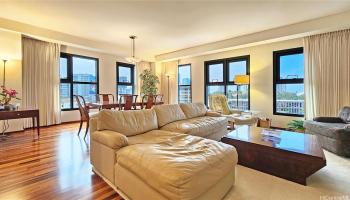 Queen Victoria Residences condo # 502, Honolulu, Hawaii - photo 2 of 25